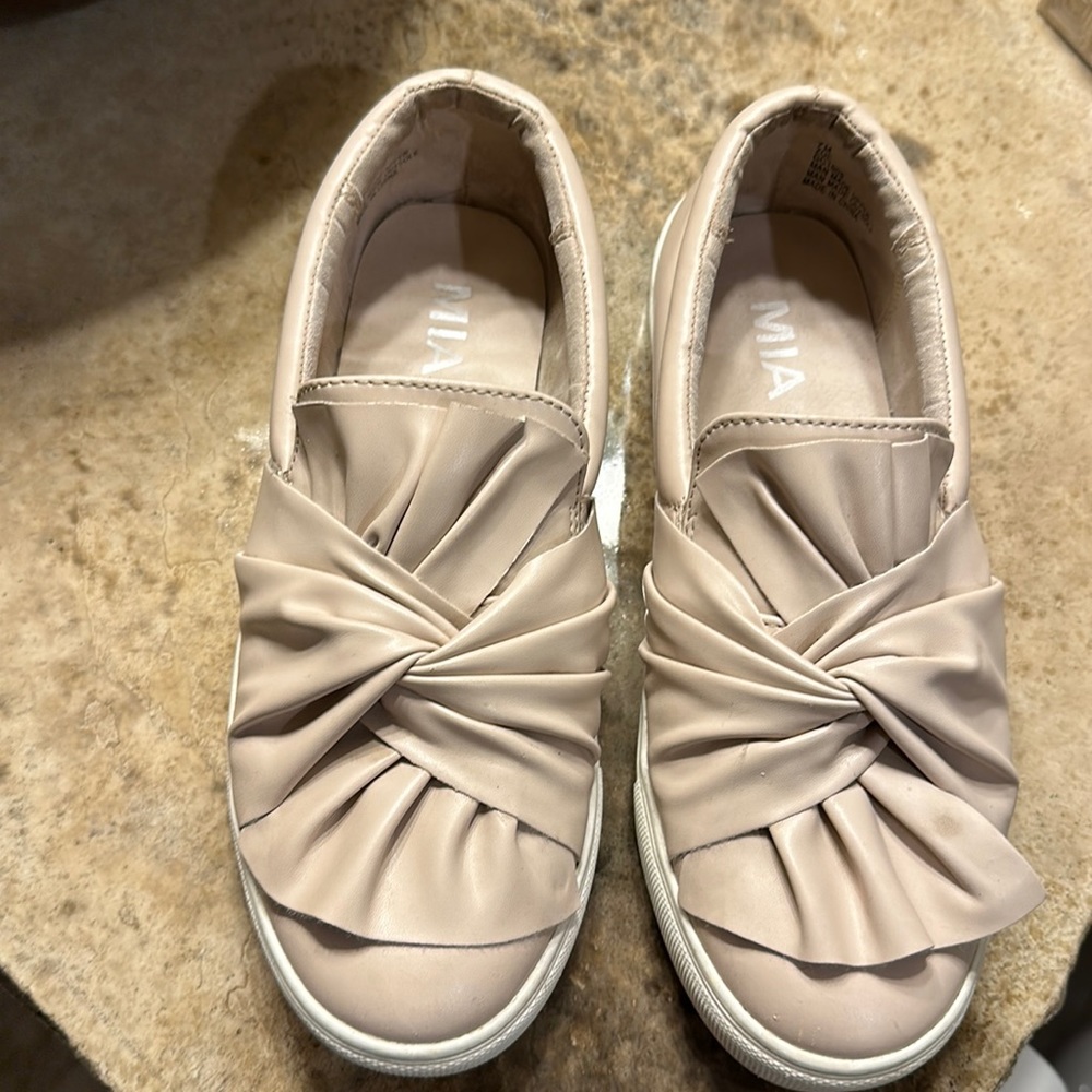 MIA soft leather loafers